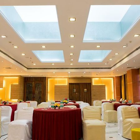 Gemini Continental, Hazratganj Lucknow Exterior foto