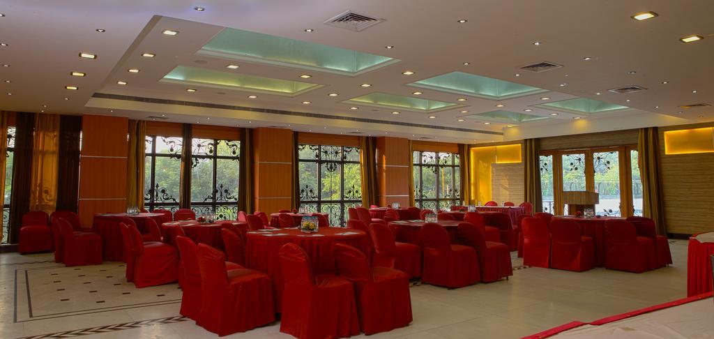Gemini Continental, Hazratganj Lucknow Exterior foto