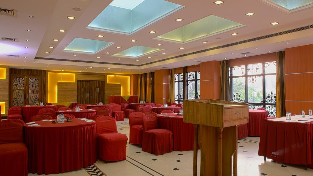 Gemini Continental, Hazratganj Lucknow Exterior foto