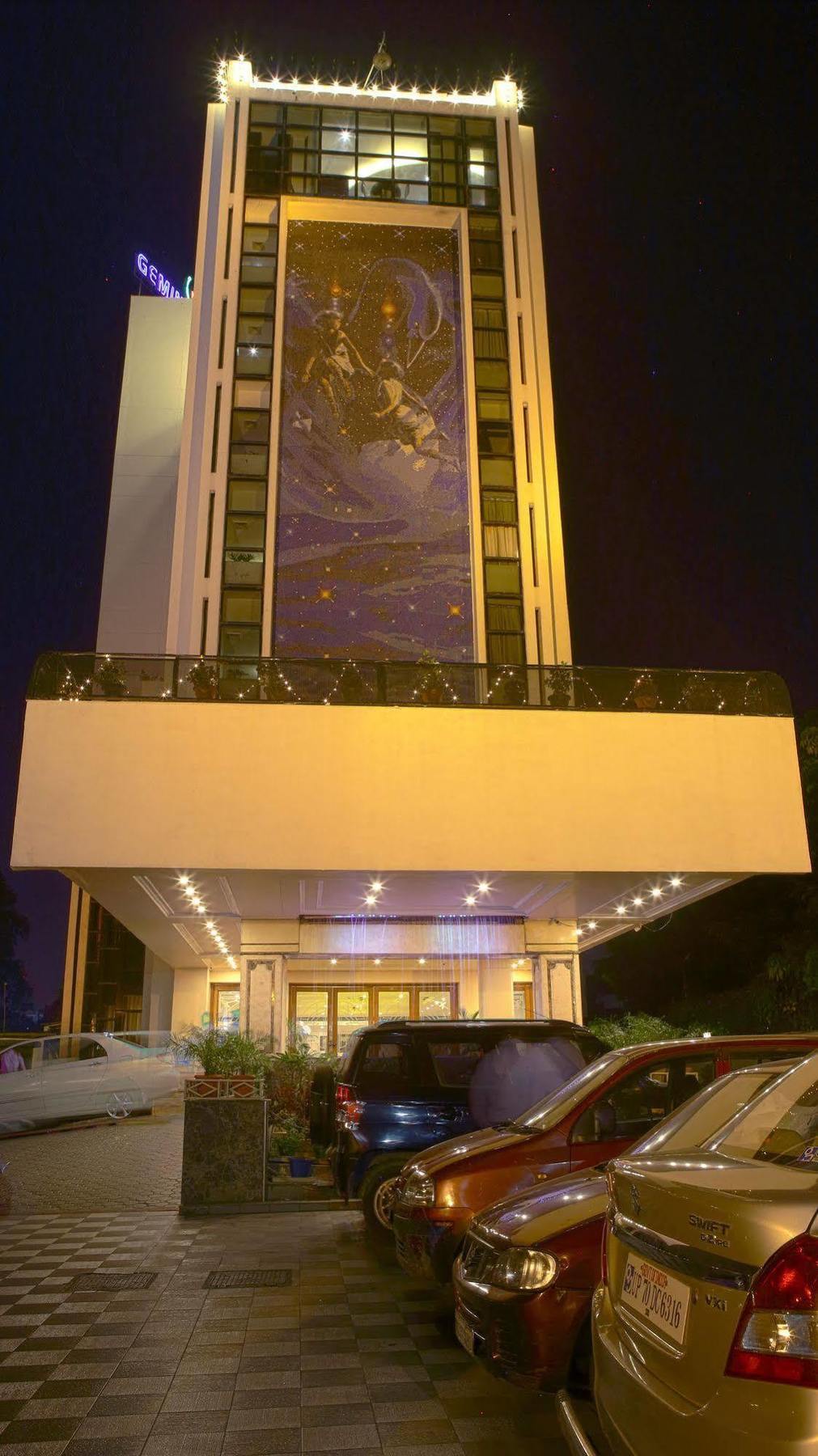 Gemini Continental, Hazratganj Lucknow Exterior foto