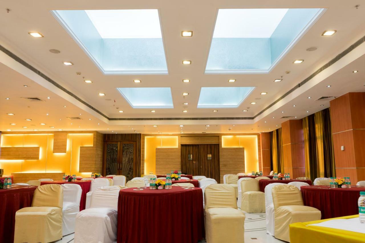 Gemini Continental, Hazratganj Lucknow Exterior foto