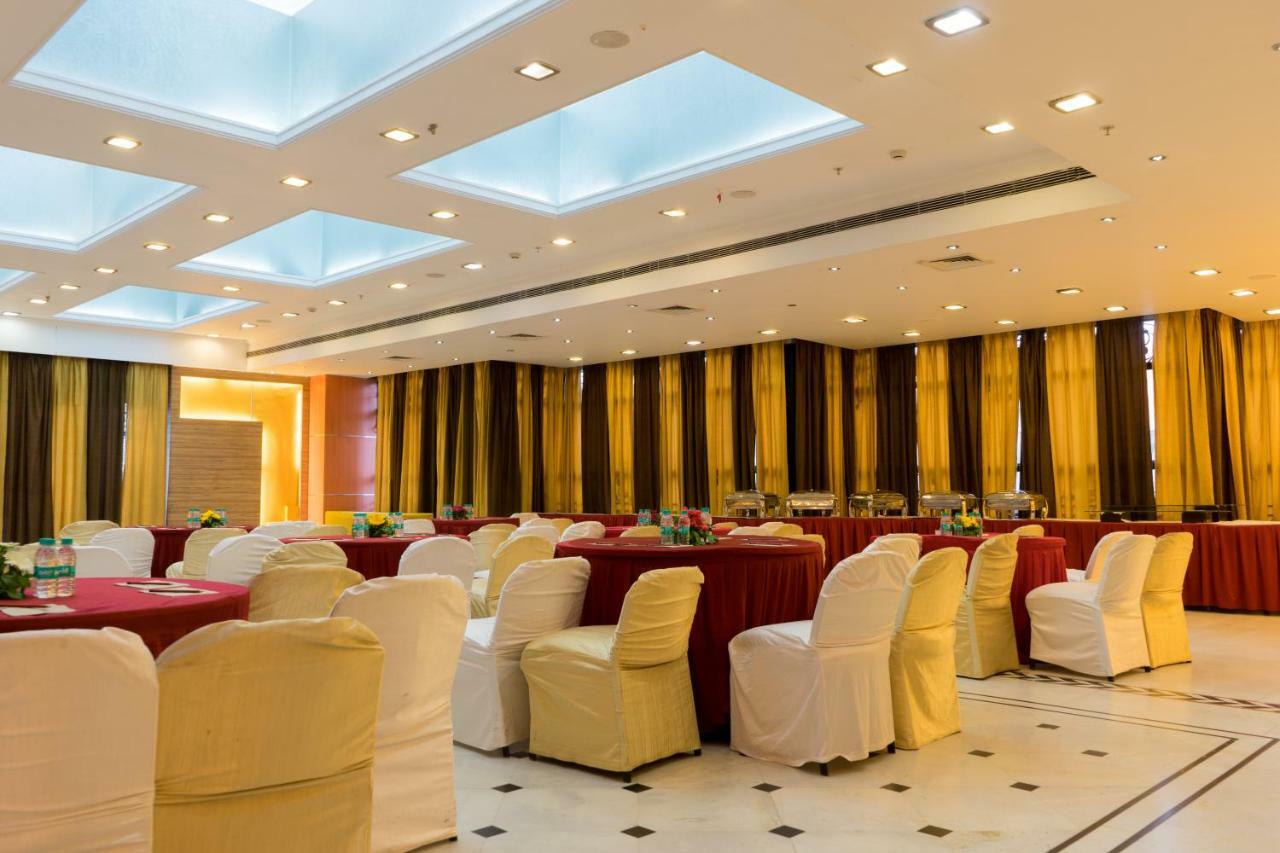 Gemini Continental, Hazratganj Lucknow Exterior foto